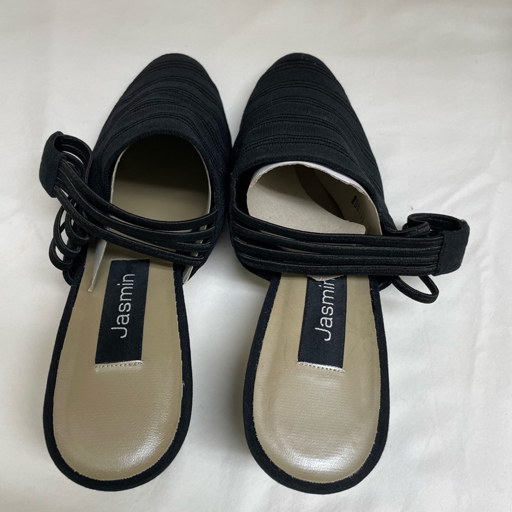 Jasmine Black Heels with Textured Sophistication - Picture 3 of 8